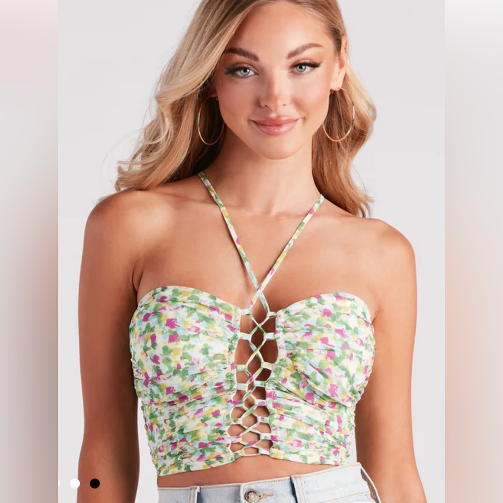 Windsor Women’s Artsy Energy Lace Up Halter Crop Top Size Medium